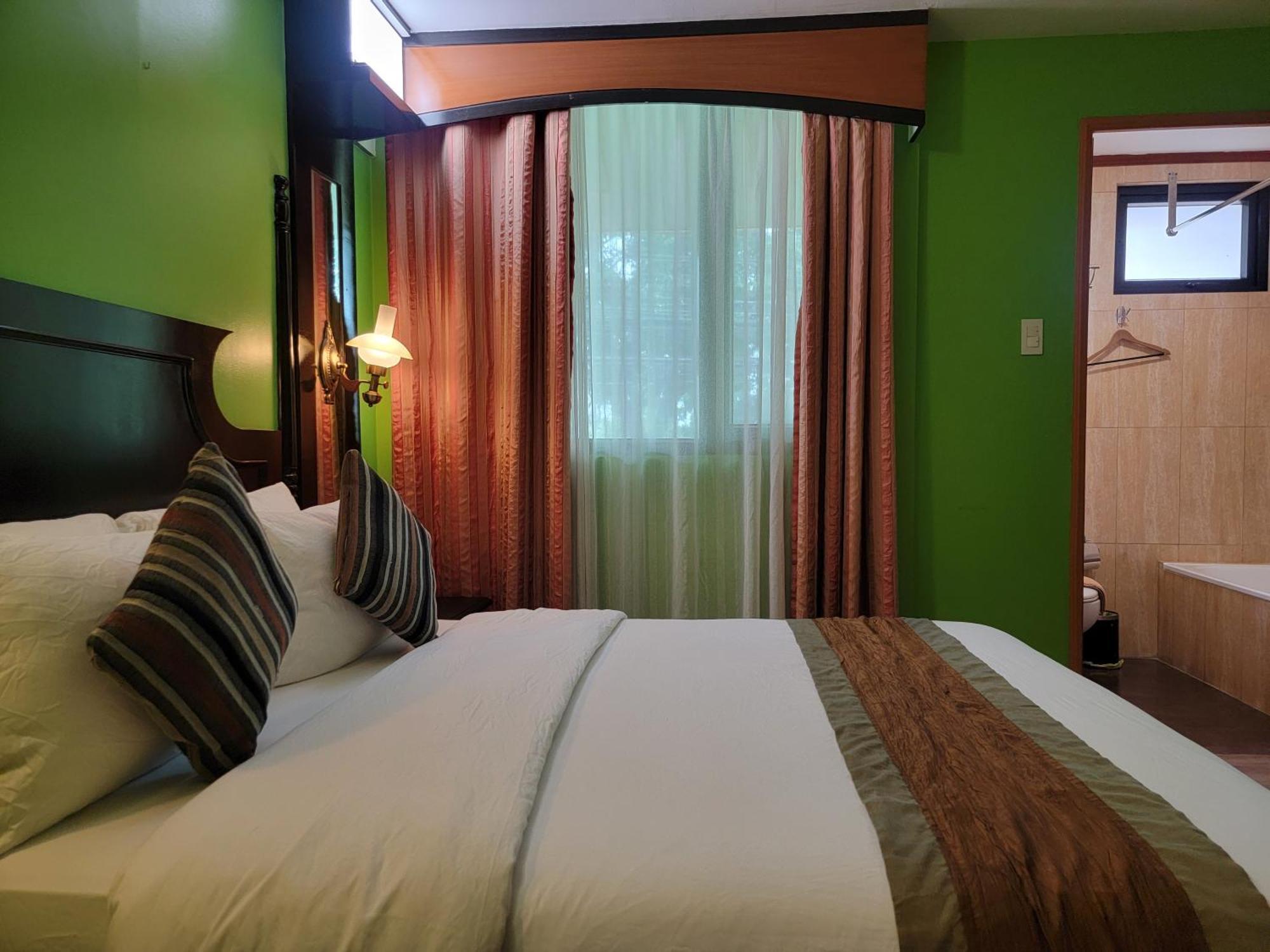 Lee Boutique Hotel Tagaytay Tagaytay City Екстериор снимка