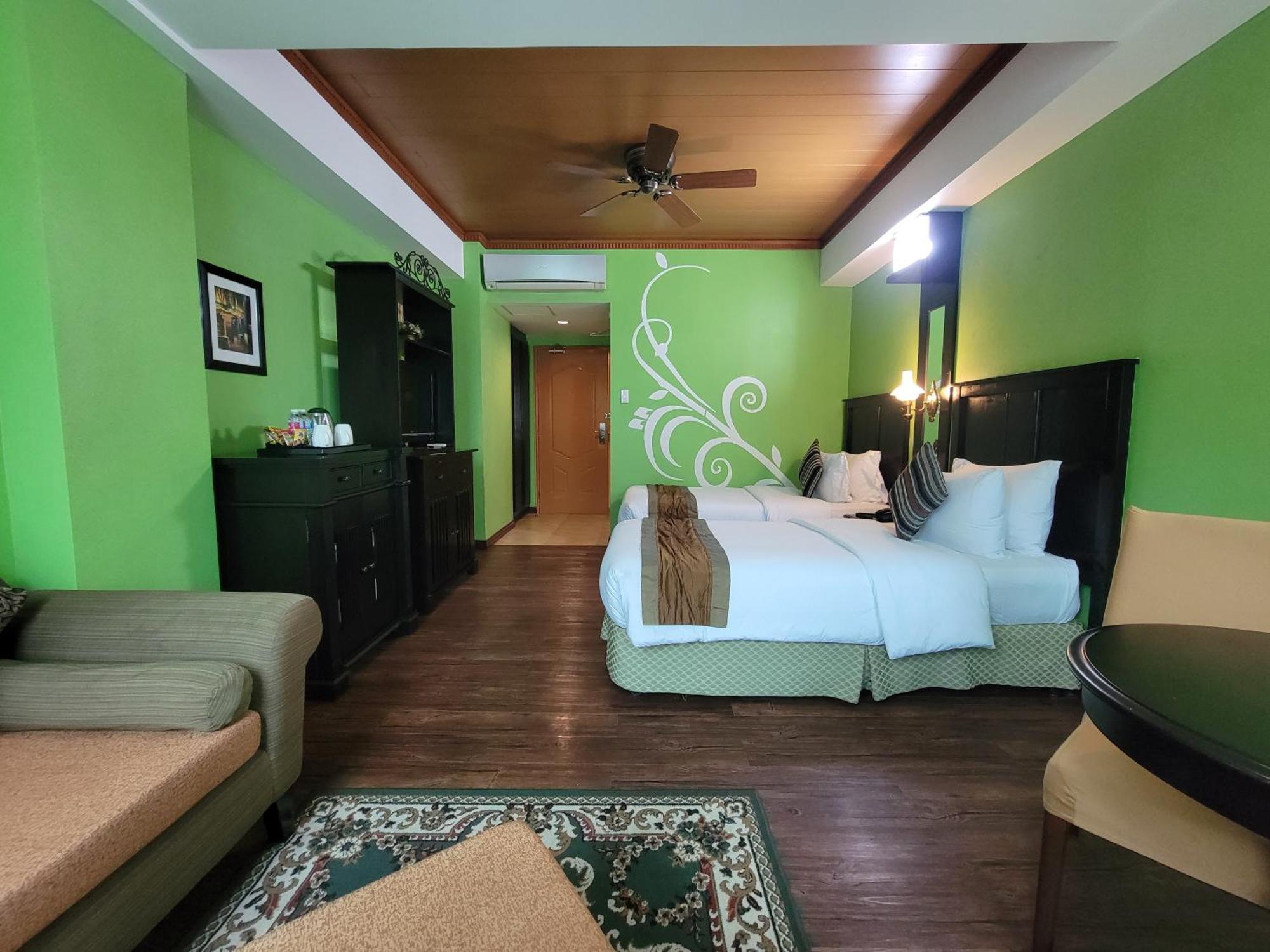 Lee Boutique Hotel Tagaytay Tagaytay City Екстериор снимка