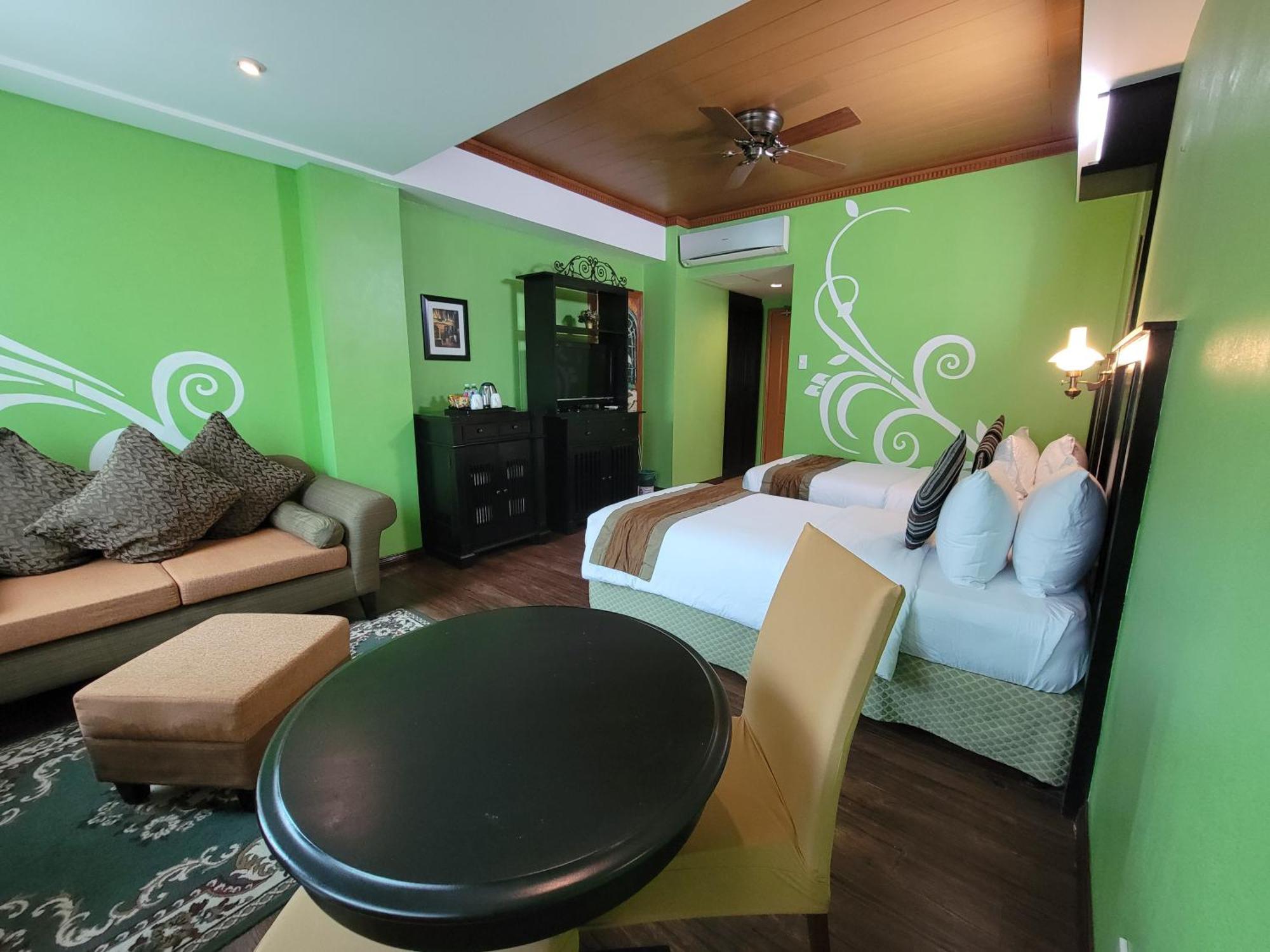 Lee Boutique Hotel Tagaytay Tagaytay City Екстериор снимка